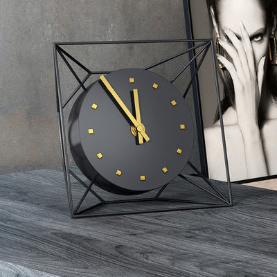 Настолен часовник от ковано желязо Ретро настолен часовник в европейски стил